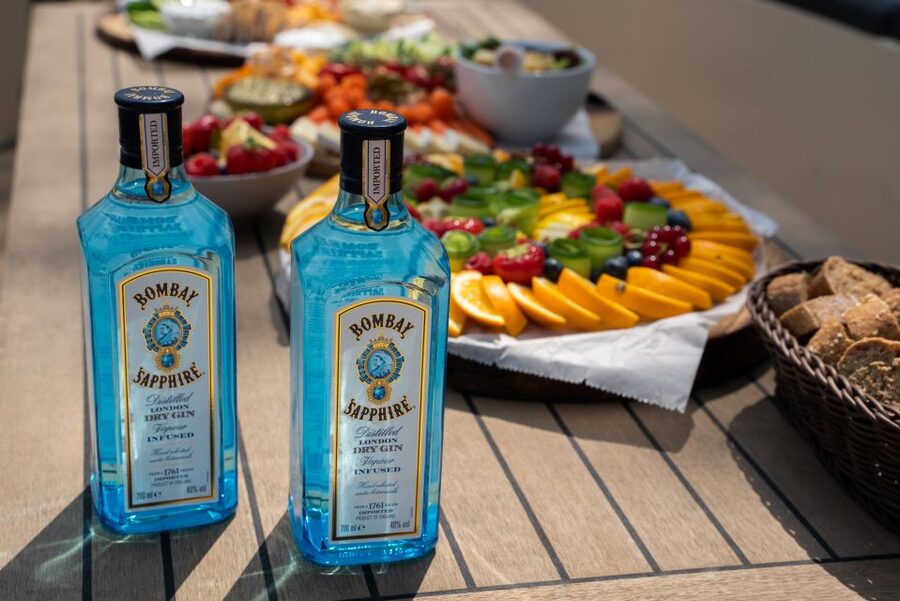 Amsterdam: Private Canal Booze Cruise with Unlimited Drinks - Should You Book This Amsterdam BoOze Cruise?