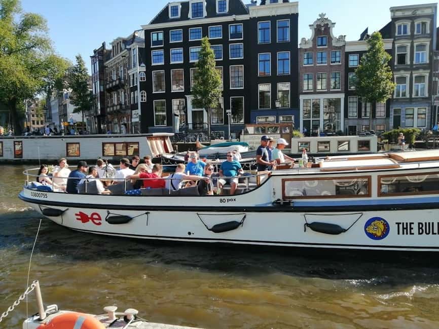 Amsterdam: The Bulldog Boat Smoke and Booze Cruise - Two departure docks, two different ways to pay for your drinks