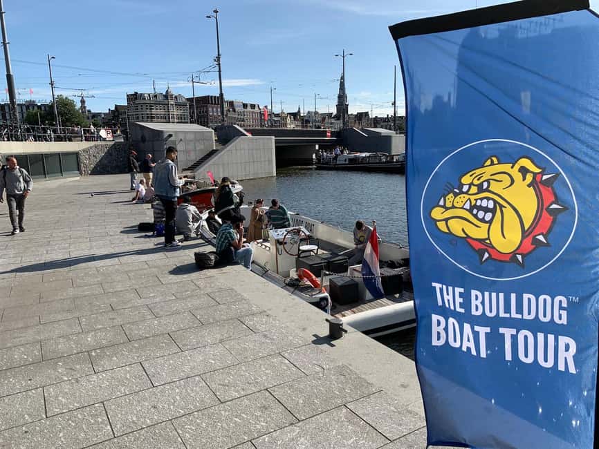 Amsterdam: The Bulldog Boat Smoke and Booze Cruise - Smoking and sipping rules: what you can bring, what you won’t find onboard