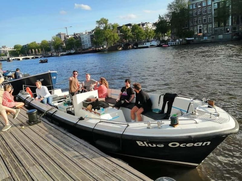Amsterdam: The Bulldog Boat Smoke and Booze Cruise - What you actually get for $28: one hour, but with value levers
