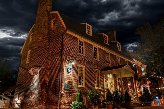 Annapolis Ghost Tours Boos & Booze Haunted Pub Crawl - Reynolds Tavern and 1747 Pub: legends plus the challenge of staying on a spirit’s good side