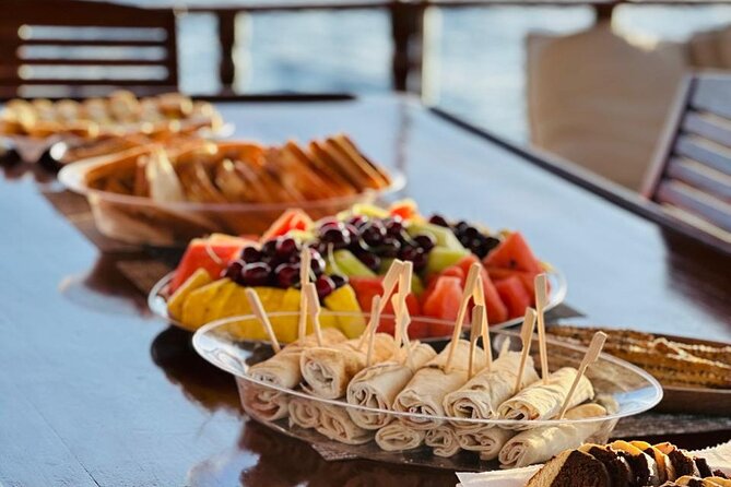 Athens Riviera Sunset Cruise with Snacks and Drinks Included - The 3-hour format: how the evening usually unfolds
