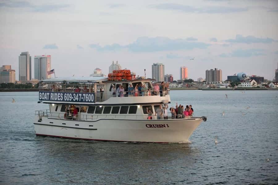 Atlantic City: Happy Hour Cruise - What this Atlantic City happy hour cruise really feels like