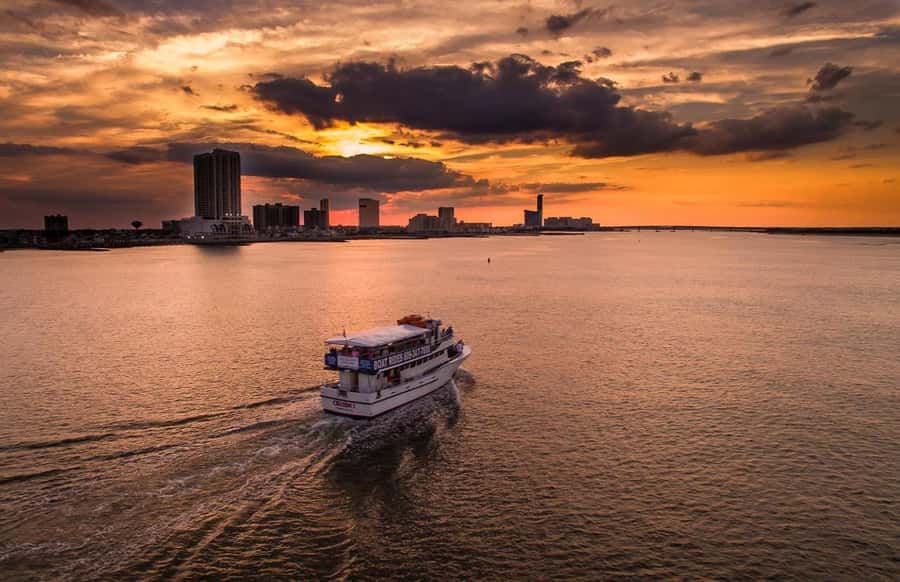 Atlantic City: Happy Hour Cruise - The best part: dusk views plus a DJ that actually drives the mood