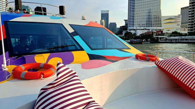 Bangkok : Chaophraya Booze Cruise – Drinks Onboard - Music, Breeze, and the Social Vibe on a Modern-Feel Boat