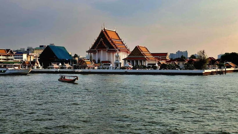 Bangkok : Chaophraya Booze Cruise – Drinks Onboard - Value Check: Why This Beats Most Dinner Cruises