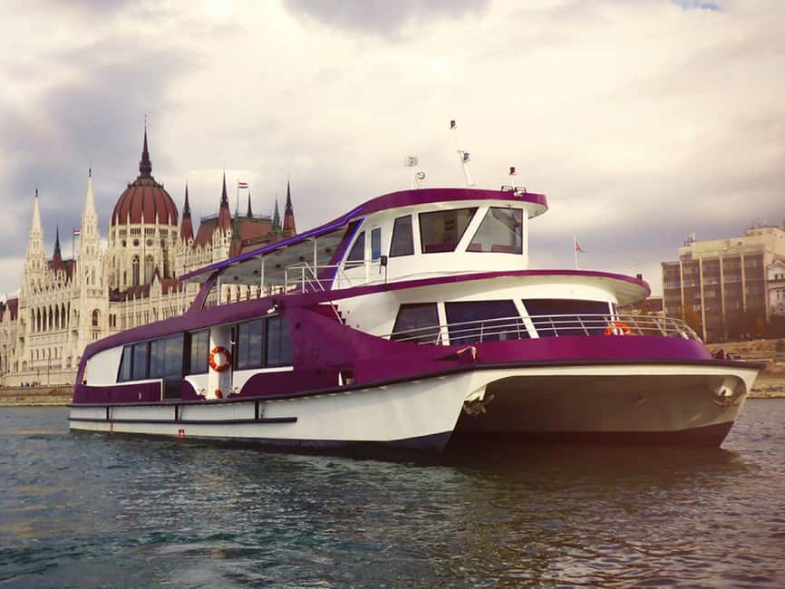 Budapest: Downtown Budapest Unlimited Booze Cruise - Who should book this Budapest unlimited booze cruise?
