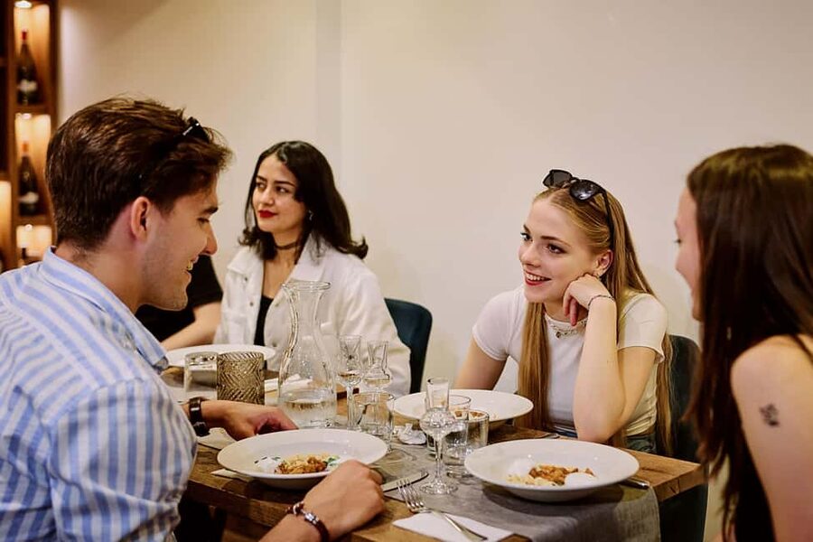 Budapest Guided Food Tour with Drinks Included - Your 2.5-Hour Route Through District 7 (and Why It Works)
