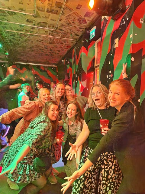 Budapest: Private, Personalized Pub Crawl, 3 drinks included - Private Pub Crawl vs. Standard Group Crawl in Budapest