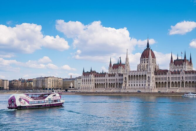 Budapest Sightseeing with Drink Included - The Drink Included: One Per Person, Big Choice at the Bar