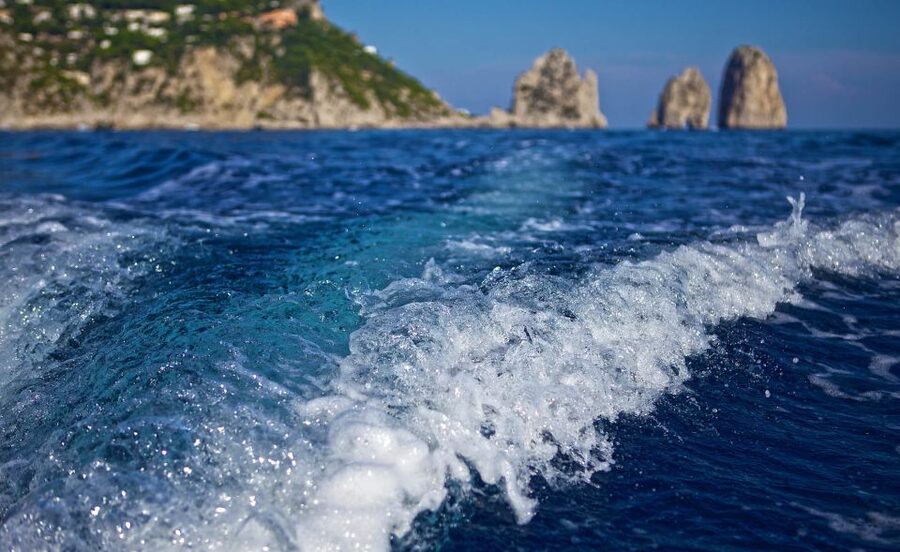 Capri: 2-Hour Boat Tour with Happy Hour - Finding the Boat Fast in Marina Grande