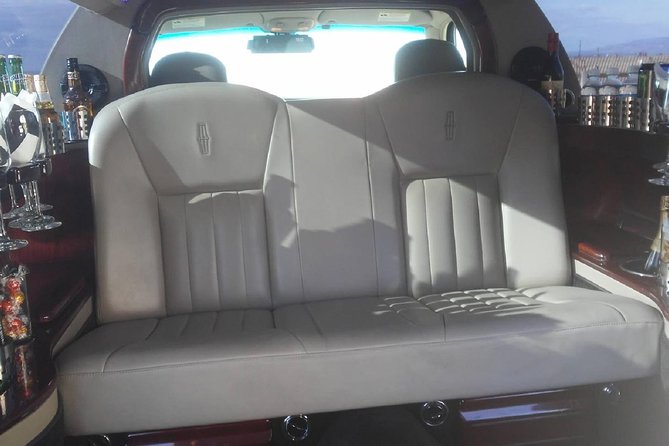 Deluxe Los Angeles 5-Hour Limo Tour with Drinks Included - Santa Monica Pier and Venice Beach: The Coastline Switch