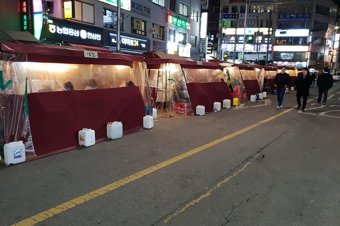 Drinking and Eating through the Alleys of Seoul - Jongro Gallery walks: alley food that feels like real Seoul