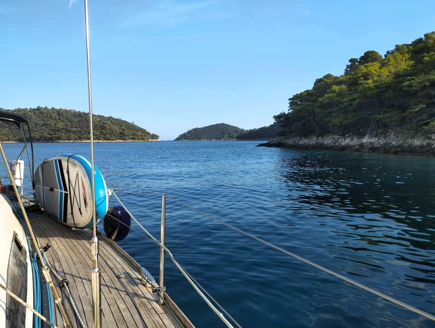 Elegant Day-Sailing Tour-Lunch&Drinks included - A Note on Skippers and the Tone of the Day