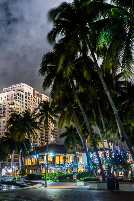 Ft. Lauderdale: Boos and Booze Haunted Pub Crawl - How the 2 hours actually works (short stops, real pacing)