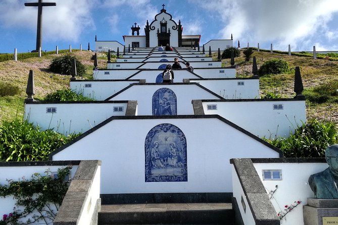 Full Day Jeep Tour Furnas with lunch (Cozido) and drinks included - Gorreana tea plantation sampling in 45 minutes