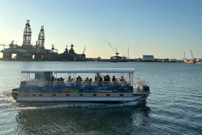 Galveston Sunset Tour – Adult-Only Evening Cruise - Meet at 2100 Harborside Dr: Getting on the Boat Without Stress