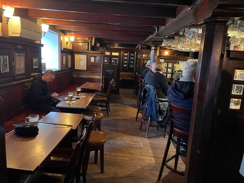 Glasgow: Go Drinking whisky with a Scotsman - How the guide teaches you to taste (and why that helps)