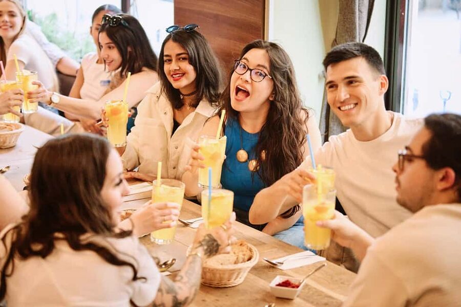 Guided Tipsy Food Tour with Drinks Included in Budapest - Should you book Tipsy Tours in District 7?