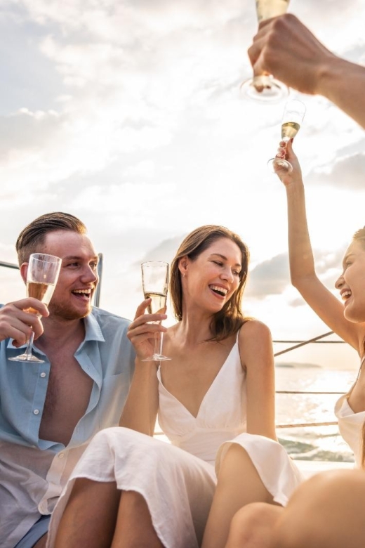 Half-Day Athens Cruise: Swim Stop,Lunch, and Drinks Included - A 5-hour Athens boat day along the Athenian Riviera