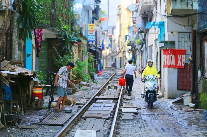 Hanoi city tour and drinking beside railway- group tour - Meeting point and pickup: easy start, fewer stress points