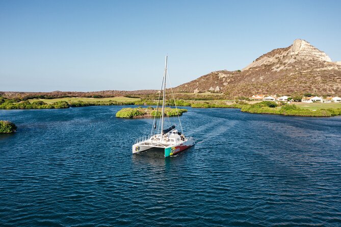 Happy Hour Sunset Cruise - The crew vibe: attentive service, good energy, and some evenings that run louder