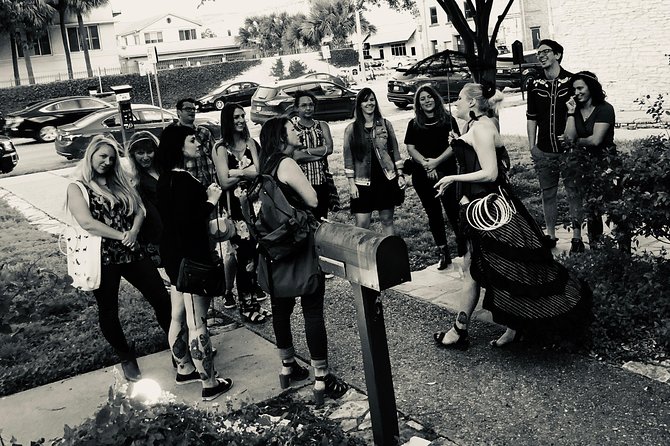Haunted Austin Booze and Boos Ghost Walking Tour - How the Pub Crawl Works When Drinks Aren’t Included