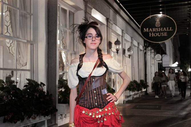 Haunted Savannah Booze and Boos Ghost Walking Tour - What to Expect from the Walking Pace (and the Weather)