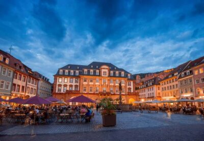 Heidelberg: Pub crawl through the old town, drinks included - Old Town Walking: Stories Between Historic Squares and Narrow Streets