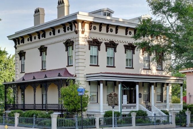 Historic Happy Hour - Gazebo Bar and the residential district walk: architecture you can name