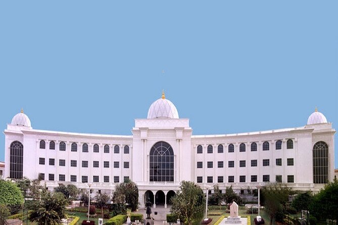 Hyderabad Classic Half Day Tour Snacks & Drinks Included - How Charminar and Salar Jung Museum Fit Together