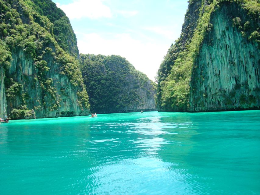 Koh Phi Phi: Captain Bob's Private Booze Cruise - What This Private Phi Phi Booze Cruise Really Feels Like