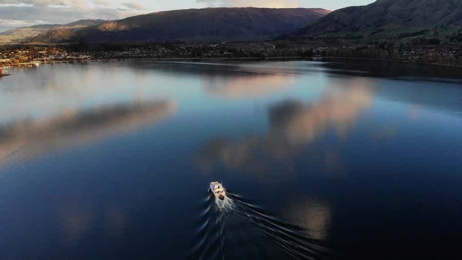 Lake Wanaka Happy Hour Cruise - Why a 1-hour happy hour beats a long cruise in Wanaka