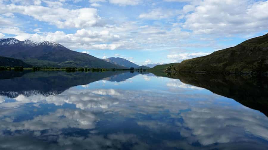Lake Wanaka Happy Hour Cruise - Skipper-led chat makes the trip feel personal