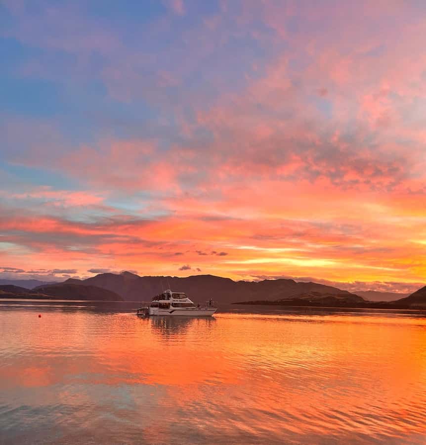 Lake Wanaka Happy Hour Cruise - Drinks on board: included first, then easy add-ons