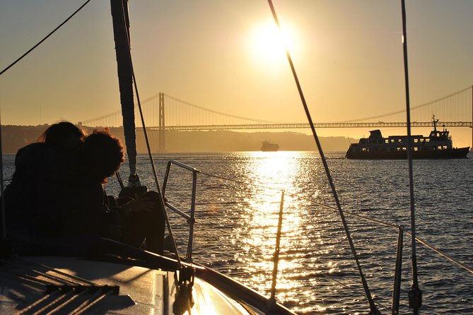 Lisbon Small Group Sunset Sailing 2h Cruise with Drinks Included - Getting There, Staying On Time, and Being Ready for Weather