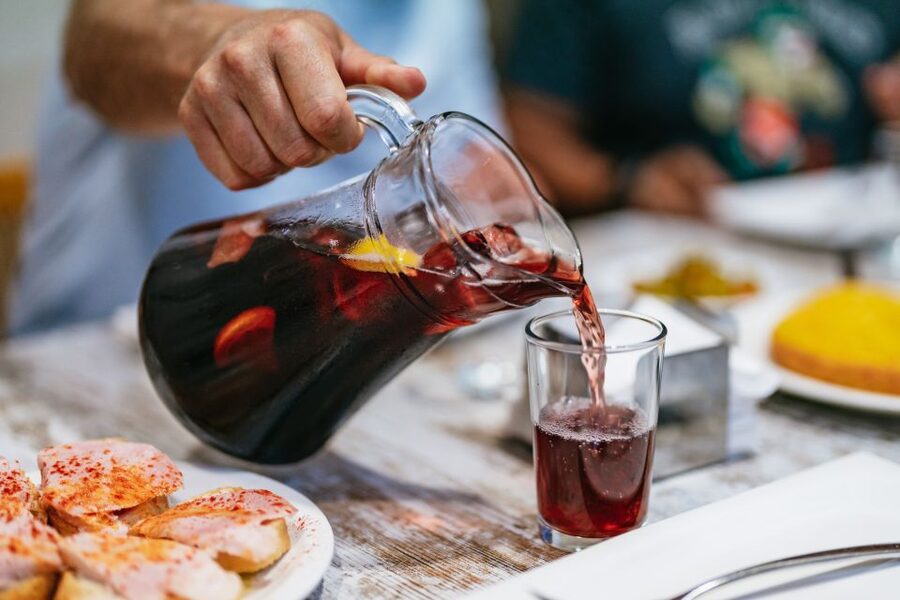 Madrid: Food & Wine Tour with 10 Tapas & 4 Drinks Included - How to Plan Your Evening Around This Crawl