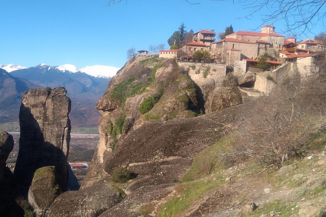 Meteora Monasteries Fully Private Day Tour with Great Lunch-Drinks Included - Thermopylae Battlefield Break: A Clever Detour from Monastery Life