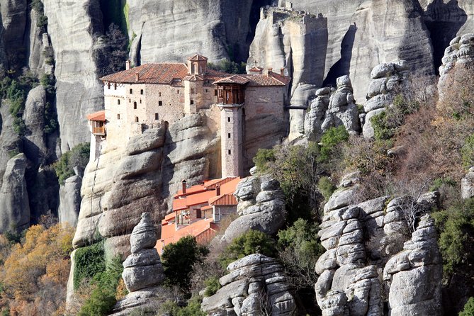 Meteora Monasteries Fully Private Day Tour with Great Lunch-Drinks Included - Stop 1 at Meteora: Setting Your Eyes Before You Climb