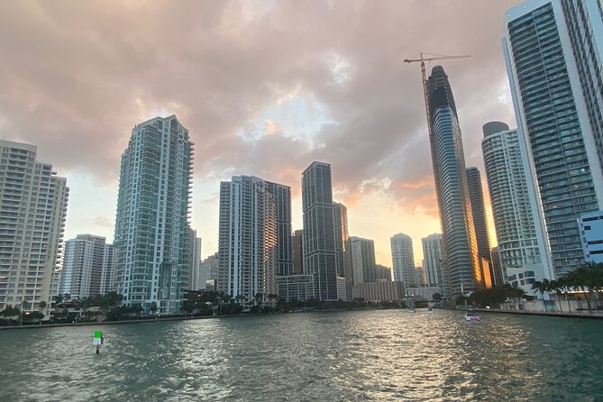 Miami Skyline: Happy Hour Cruise Music & Cash Bar - Food, drinks, and the music: the happy hour part in real terms