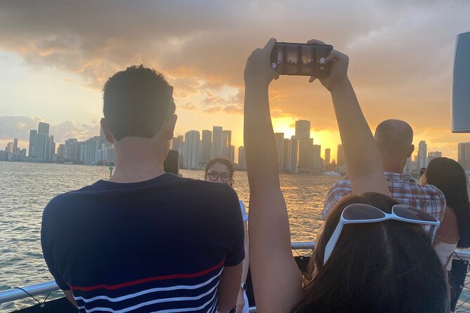 Miami Skyline: Happy Hour Cruise Music & Cash Bar - Timing and check-in: how to avoid missing the best light