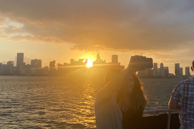 Miami Skyline: Happy Hour Cruise Music & Cash Bar - What you should expect from the “guided” part