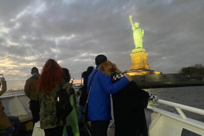 NYC Skyline lights Happy Hour and Cash Bar - Pier 36 and the Brooklyn Bridge start: photo positioning that actually helps