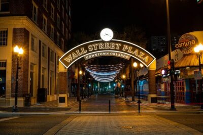 Orlando Haunts Boos and Booze Haunted Pub Crawl - Meeting at The Cask: How to Find the Group Fast