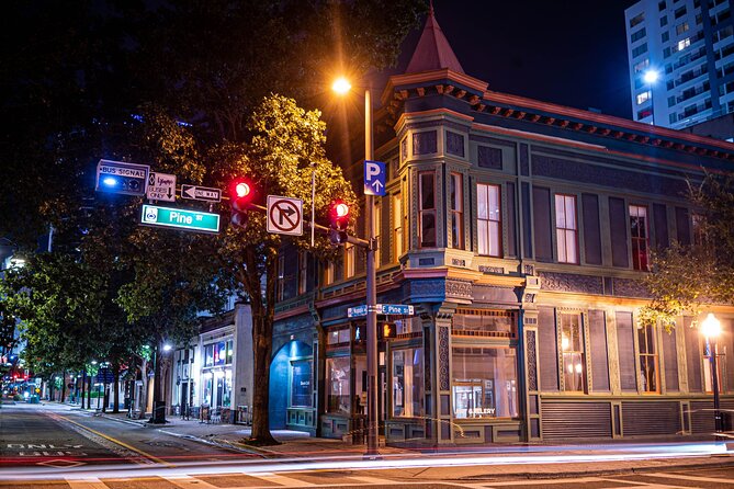 Orlando Haunts Boos and Booze Haunted Pub Crawl - Hunting for UFOs at the Kress Building