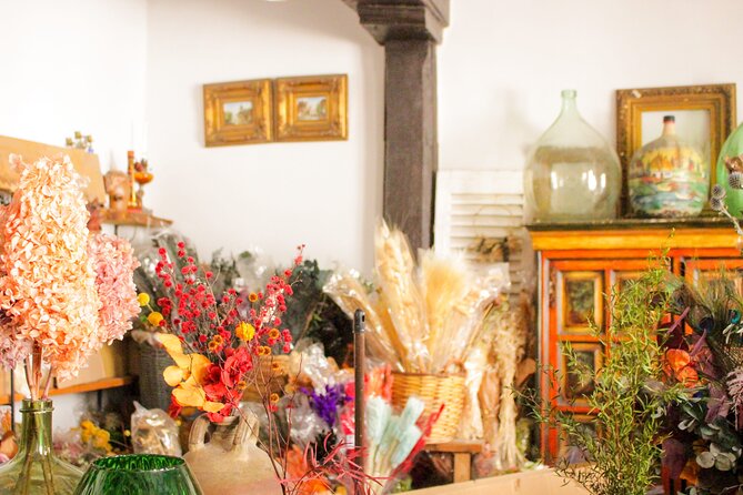 Paris 1e: Drinking Candles Workshop - Materials Are Provided, So You Can Travel Lighter