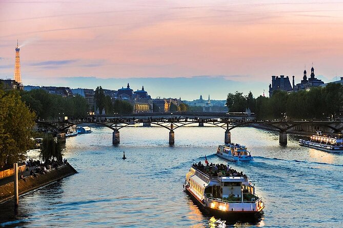Paris: Seine River Sightseeing Sunset Cruise with Champagne - Drinks, Music, Blankets, and Restrooms: Comfort Checklist