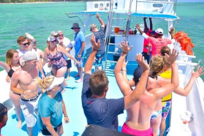 Party Boat / Booze Cruise and Snorkeling - Open Bar - The catamaran cruise and open bar reality check