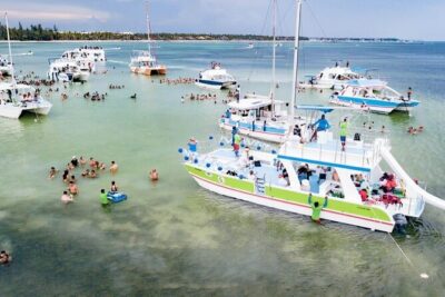 Party Boat Booze Cruise - Crucero con bebidas y Fiesta en Barco - Playa Matilde to Bavaro Coast: Music, Dancing, and a Party Pace