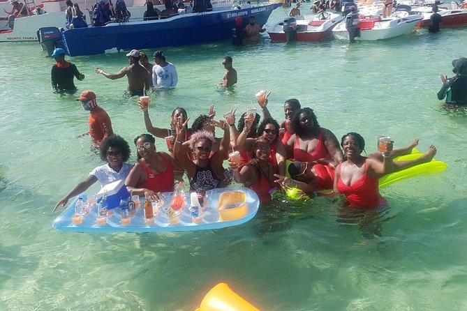 Party Boat in Punta Cana - Booze Cruse - Transfers and crew: why Raul’s helpfulness matters
